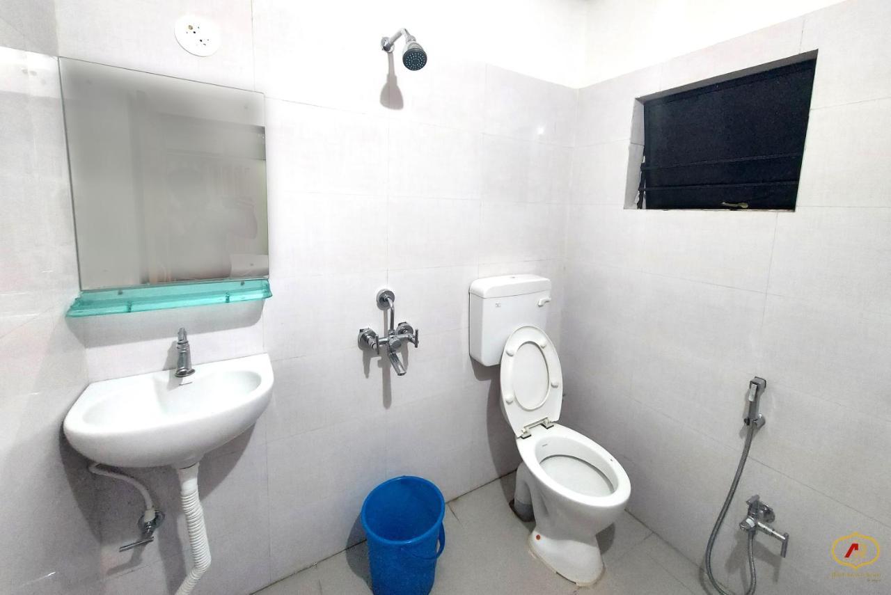 Hotel Aayes And Resort Shantiniketan Bagian luar foto