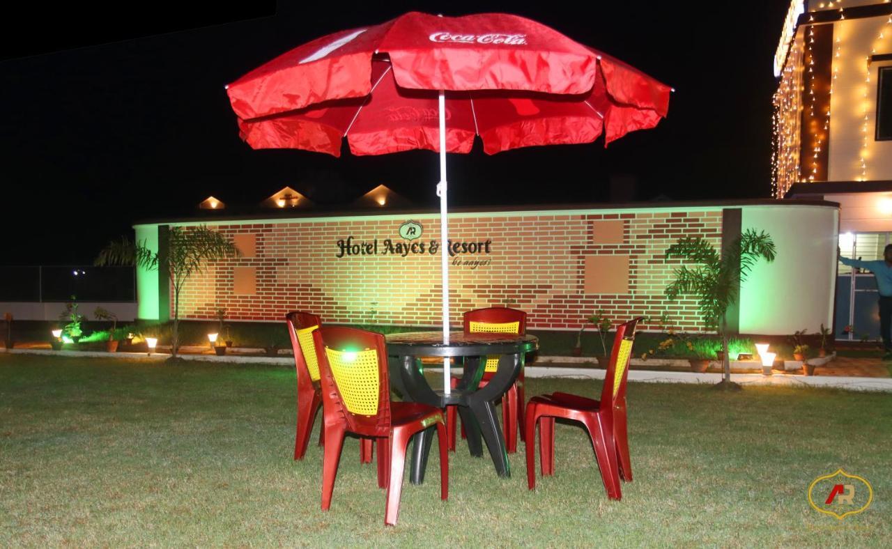 Hotel Aayes And Resort Shantiniketan Bagian luar foto
